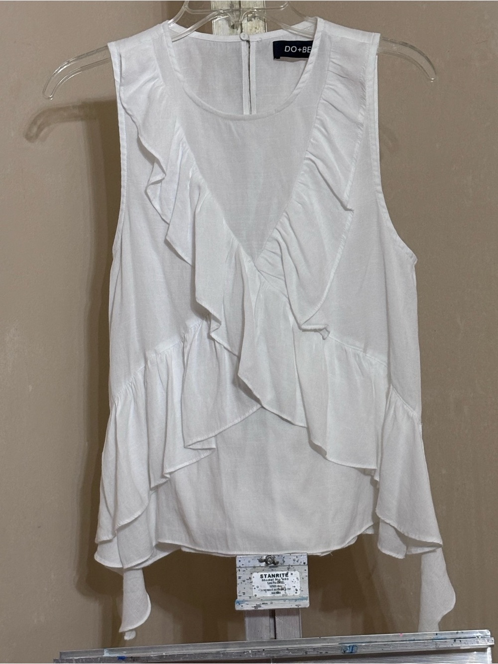DO+BE White Sleeveless V-Neck Ruffle Peplum Blouse Top Sz M